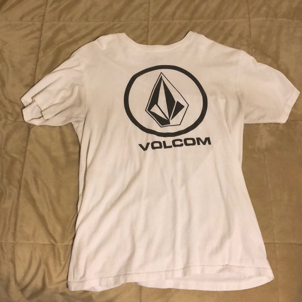 Super comfy white Volcom T-shirt